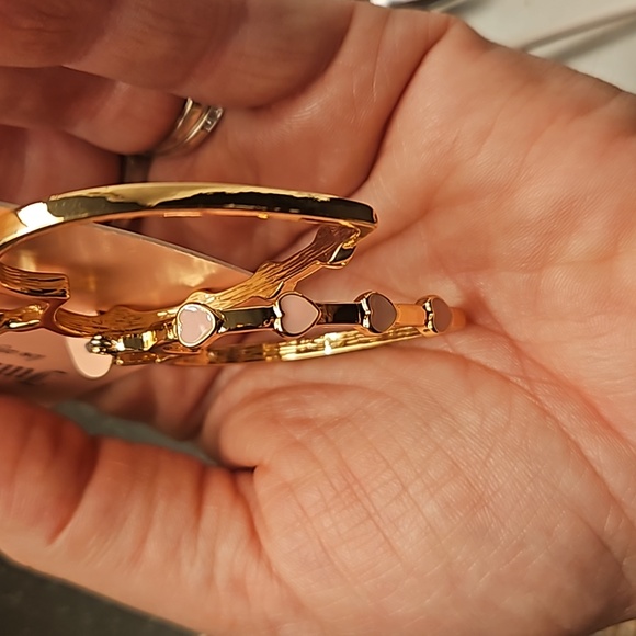 Juicy Couture earrings - gold w/ pink hearts - Picture 4 of 4